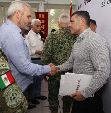 #Galería | Harfuch y Bedolla encabezan reunión con limoneros en Apatzingán