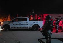 #Video | Criminales se enfrentan a balazos en “La Ruana” y colocan explosivos en un puente