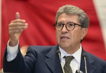 Ricardo Monreal propone reformas para proteger a usuarios frente a prácticas abusivas de la banca