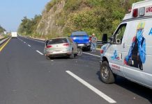 Automovilista se accidenta en la autopista Siglo XXI