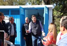 Alfonso Martínez lleva agua a planteles educativos, al oriente de Morelia