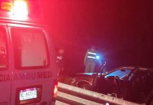 Vehículo se sale del camino en Ramal Uruapan – Siglo XXI