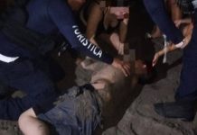 Rescatan a menor de morir ahogado en playa de Lázaro Cárdenas