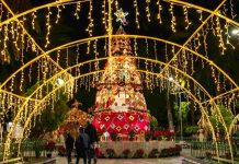 ¿Ya conoces el árbol navideño artesanal que embellece Erongarícuaro?