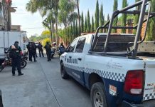 Mujer asesinada de 6 balazos en la colonia La Mora, en Uruapan