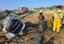 Vuelca taxi sobre la Morelia–Pátzcuaro; hay 2 heridos