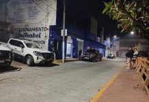 Delincuentes atacan a policías de Tocumbo; un muerto y un herido