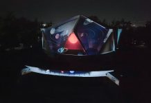 Gladyz Butanda supervisa pruebas para videomapping del Planetario de Morelia