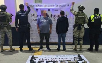 Detenidos entre Michoacán y Guanajuato un hombre y un menor de edad con 24 armas