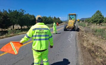 Realiza SICT trabajos de conservación rutinaria en carreteras federales de Michoacán