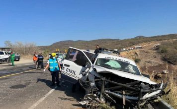 Choque frontal en la Siglo XXI deja cinco guardias civiles lesionados