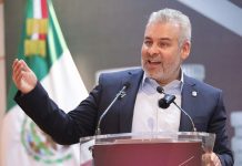 Bedolla firma decreto histórico que pone fin a la herencia de deudas en Michoacán