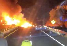 Tractocamión se incendia tras volcar en la México-Guadalajara