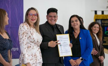 Egresados de la Licenciatura en Contaduría de la Unidad Profesional de Ciudad Hidalgo celebraron la culminación de su formación universitaria.