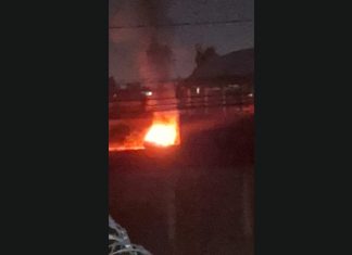 Delincuentes roban taxi y lo queman en la colonia Gertrudis Sánchez, al norte de Morelia