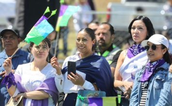 Goles para combatir la violencia en autogobierno de San Felipe de los Herreros; inaugura Bedolla cancha de futbol 7