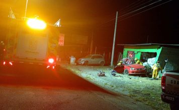 #Imágenes | Auto choca contra domicilio en la Morelia-Pátzcuaro; hay un herido de gravedad