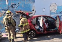 Intenta quemar un vehículo en pleno Centro de Uruapan y es detenida por la policía