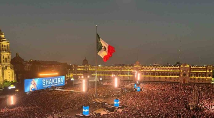 #Video | Noche histórica de Shakira ante más de 400 mil fans, en el zócalo de la Ciudad de México