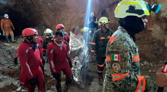 #Video | Rescatan con vida al minero Francisco Zapata Nájera, tras derrumbe de Mina en Sinaloa
