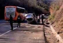 Volcadura deja una persona lesionada, en la Autopista Siglo XXI