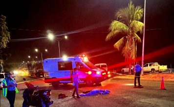 Adolescentes motociclistas son arrolladas por un tráiler en Lázaro Cárdenas; hay una fallecida y una lesionada