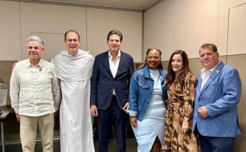 Alfonso Martínez se reúne con la comunidad migrante en Chicago