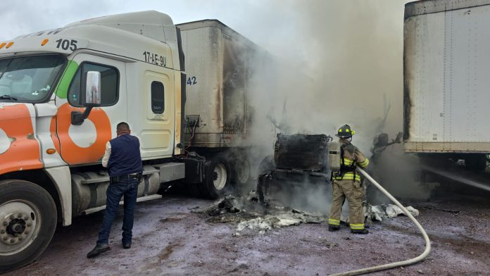 TRACTOCAMION INCENDIO
