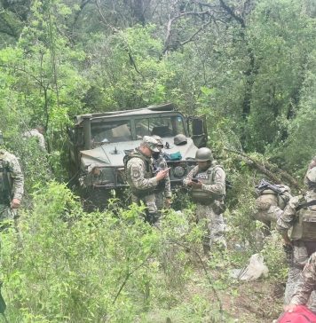 #Video | Reportan saldo de 7 militares heridos tras aparatosa volcadura de camioneta del Ejército, en la Morelia-Quiroga