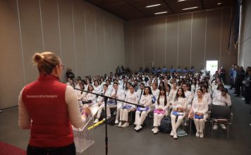 Cuentan con la Universidad Michoacana durante su servicio social, señala rectora a egresados de odontología