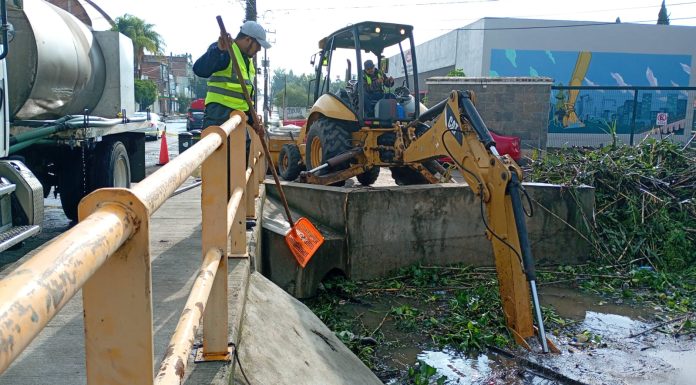 Continúan trabajos de desazolve del Dren Barajas en Morelia