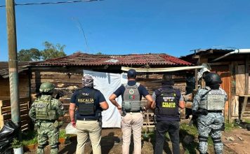 Caen 5 presuntos narcomenudistas tras dos cateos en Morelia; aseguran más de 5 mil dosis de drogas