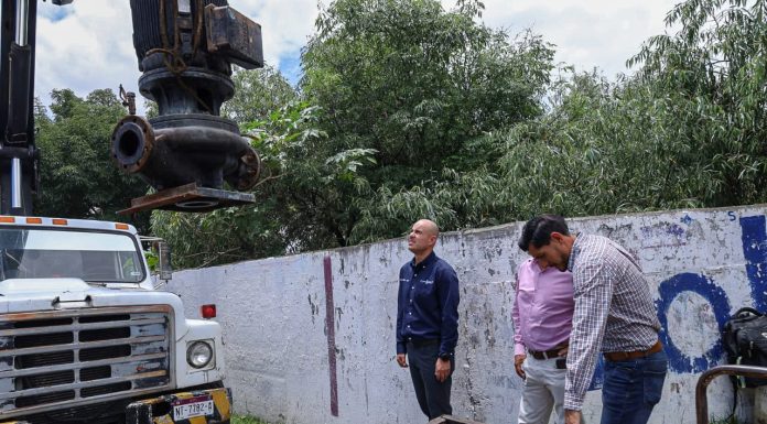 Supervisa Adolfo Torres acciones emergentes para restablecer el servicio en el rebombeo Guillermo Prieto