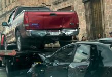 Se registra choque entre auto y camioneta en el Centro Histórico de Morelia