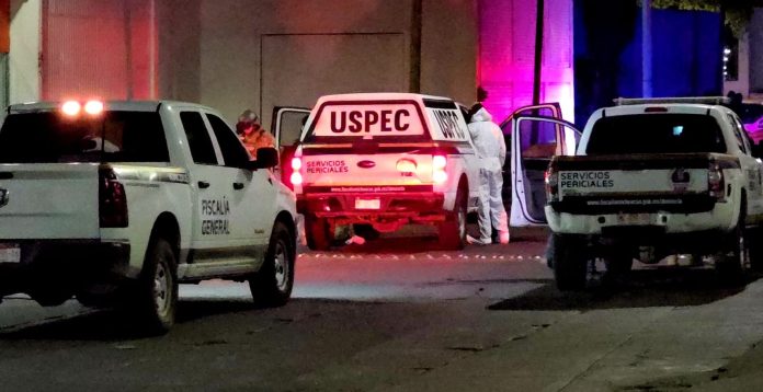 BALEAN A DOS MUJERES