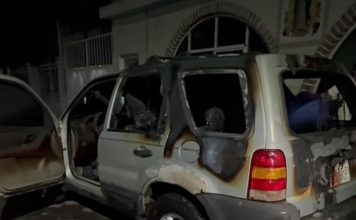Delincuentes queman camioneta de creador de contenido y fotógrafo, en Jiquilpan