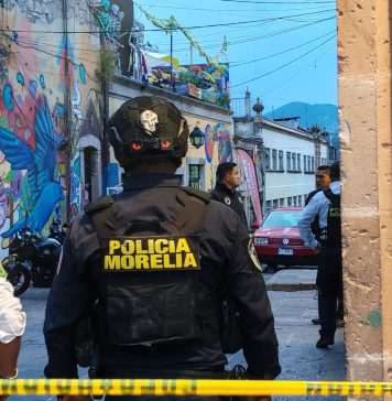 #Video 🚨 “El Beto” es asesinado a tiros en pleno Centro Histórico de Morelia; la víctima portaba pistola