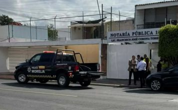 Presunto ladrón muere desangrado tras lesionarse con un cristal en una notaría de Morelia