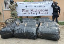 SSP y Marina aseguran camioneta con casi media tonelada de marihuana en Lázaro Cárdenas