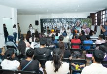 Semigrante acerca trámites y servicios a familias migrantes en Ario