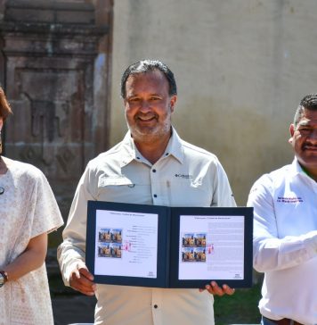 Pátzcuaro llegará a todo el mundo a través de una estampilla postal histórica: Julio Arreola