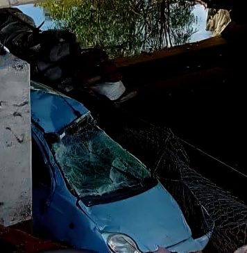Dos muertos y tres lesionados deja volcadura de automóvil en la Autopista de Occidente