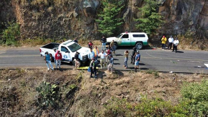 Fallece una joven automovilista al caer a un barranco en Tzintzuntzan 4