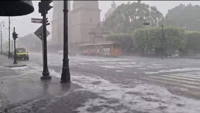 LLUVIA MOPRE
