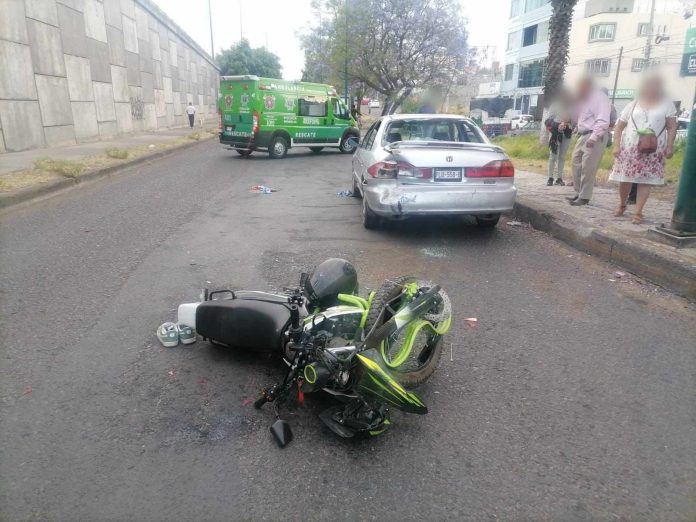 MORELIA Motociclista queda malherido al chocar contra auto en Morelia (2)