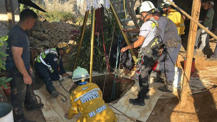 SALVADOR ESCALANTE 2 masculinos quedan atrapados dentro de pozo ubicado en Opopeo_ CEPCM trabaja en el rescate (3)