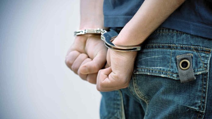 ciudad-un-menor-de-edad-fue-detenido-por-portacion-de-arma-de-fuego-en-azcapotzalco20184457