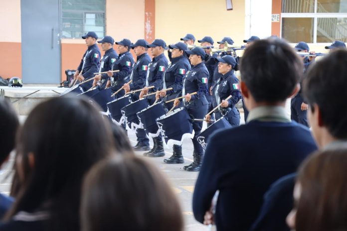 poli escuela3